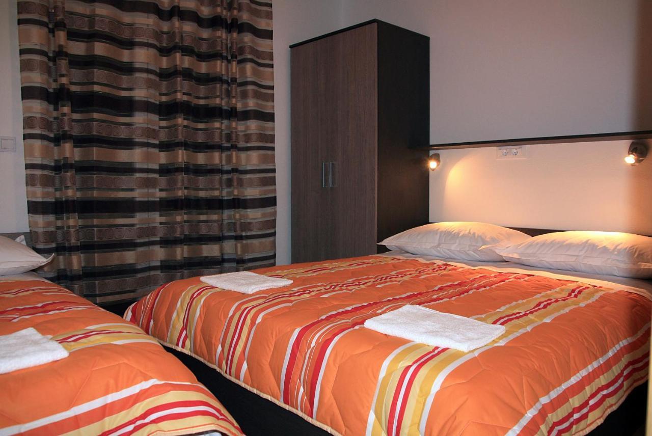 Apartments And Rooms By The Sea Tucepi, Makarska - 6058 Экстерьер фото