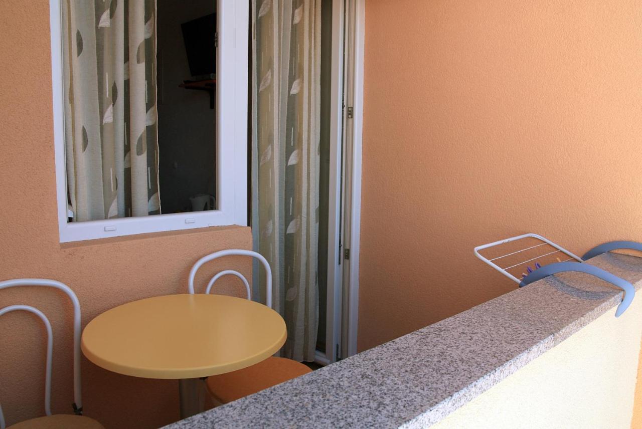 Apartments And Rooms By The Sea Tucepi, Makarska - 6058 Экстерьер фото